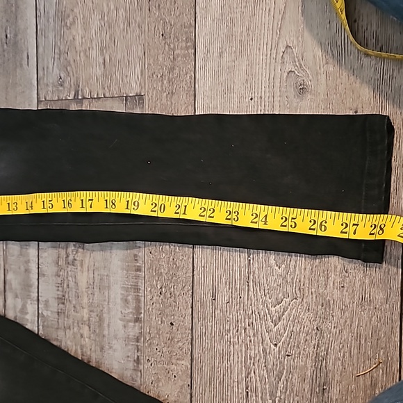 Redy size 23 jeans. High rise skinny. Full length. Fitted through thigh. - Picture 7 of 8